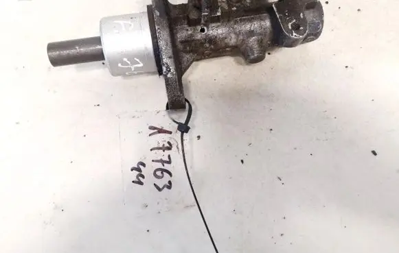 Volkswagen PASSAT B4 Master brake cylinder