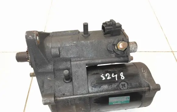 Toyota Land Cruiser (J120) Starter motor 2810030070 4280001370