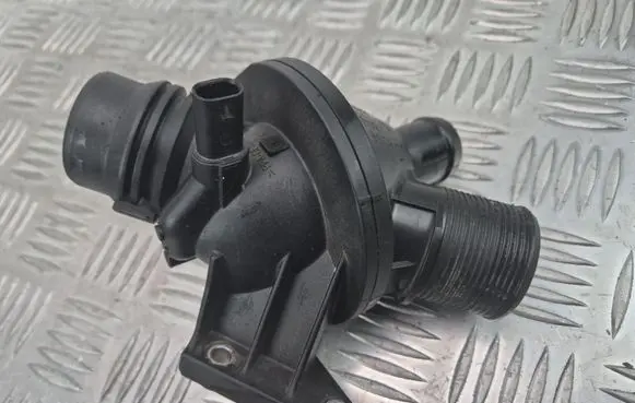 BMW X1 E84 Thermostat/thermostat housing 6371059 6601544 6644619