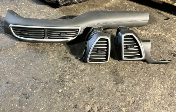 Hyundai Tucson JM Dashboard glove box trim braknumeruczci