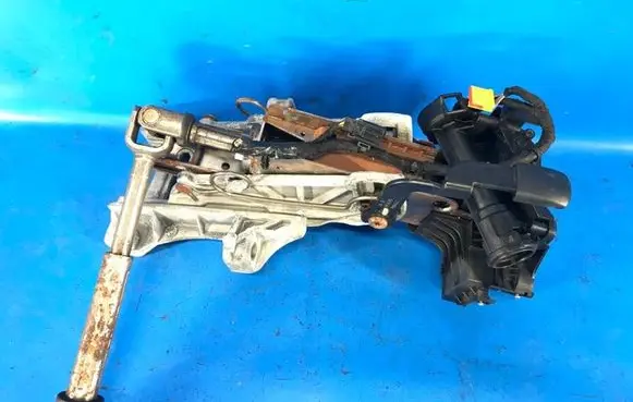 Ford Focus Steering wheel axle BV6Z3C529Y