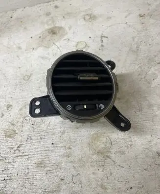 KIA Carens II Dash center air vent grill 974301D000 80459648