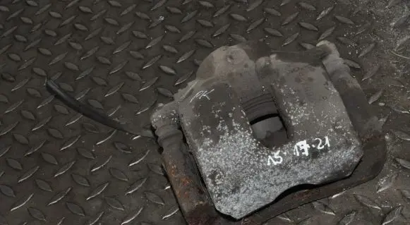 Mercedes-Benz C W204 Front brake caliper