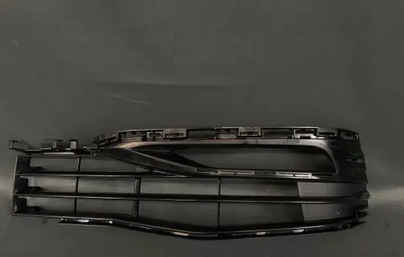 BMW 5 G30 G31 Front bumper lower grill 15067010