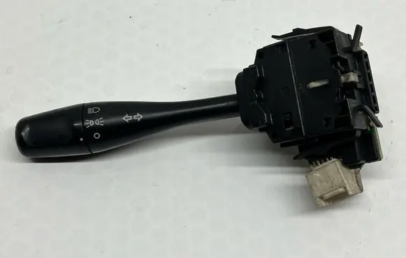 Mitsubishi Pajero Light switch MR570117