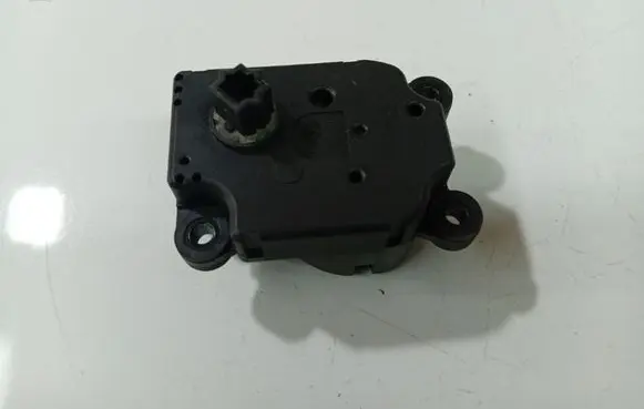 Citroen C5 Air flap motor/actuator 4PUH19E616AB