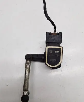 Headlight/headlamp level sensor