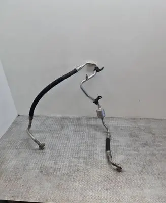 Renault Clio III Air conditioning (A/C) pipe/hose 8200915558