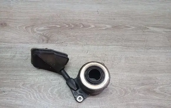 Volvo S80 clutch release bearing 8667661
