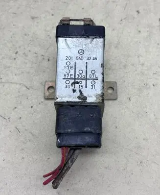 Mercedes-Benz E W124 Other relay 2015403245 897162