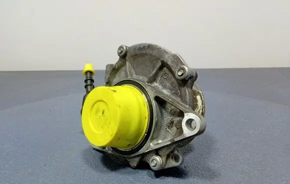 Peugeot 308 Vacuum pump