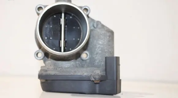 Audi A3 S3 8P Throttle valve 06F133062J