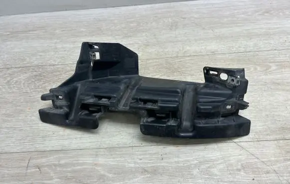 Volkswagen Touareg II Front bumper corner part panel trim 7P6807724