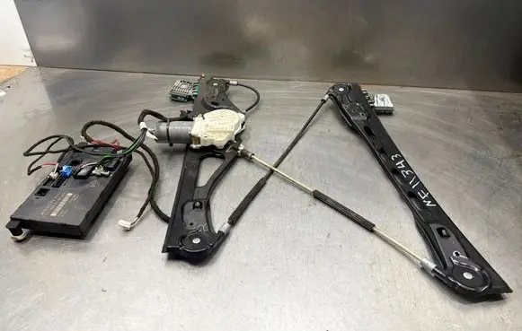 Mercedes-Benz E W211 Front door window regulator with motor A2117200148 2118208385