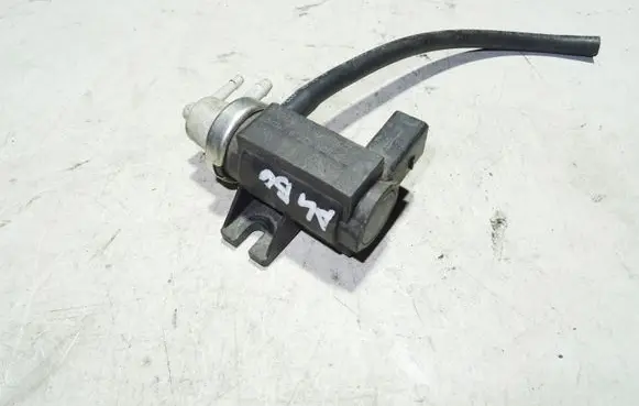 Audi A4 S4 B6 8E 8H Turbo solenoid valve 1J0906627B