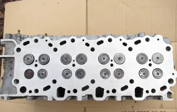 Toyota Land Cruiser (J100) Engine head 14122025