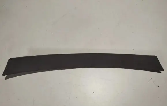 Tailgate trim