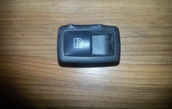 Mercedes-Benz A W169 Electric window control switch a2518200310 03128150