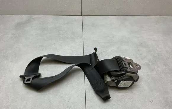 Volkswagen Scirocco Front seatbelt