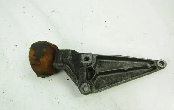 Audi A4 S4 B7 8E 8H Engine mounting bracket 8E0199343J