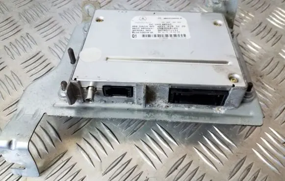Mercedes-Benz R W251 Bluetooth control unit module A2118703226