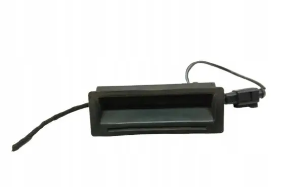 Volkswagen Touareg I Tailgate opening switch 