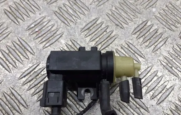 Skoda Octavia Mk2 (1Z) Valve vacuum 