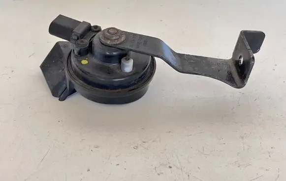 Audi A6 S6 C7 4G Horn signal 4G0951230