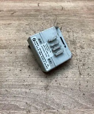BMW 5 E39 Yaw turn rate sensor 8386932 55892110