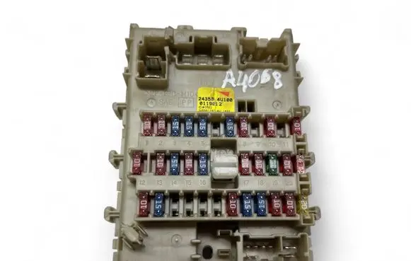 Nissan Almera Tino Fuse box set 243504U100
