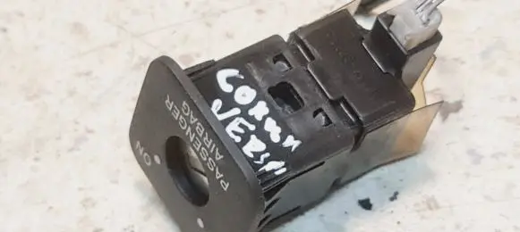 Toyota Corolla Verso AR10 Passenger airbag on/off switch 1368S59
