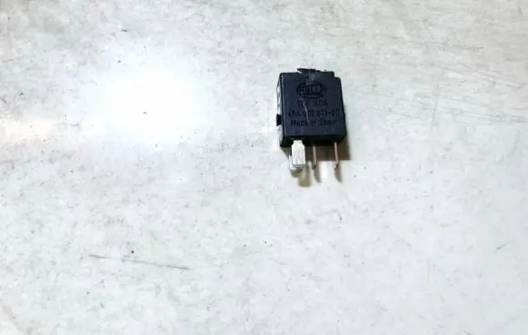 Mercedes-Benz C W203 Other relay 0025421119 4ra00781300