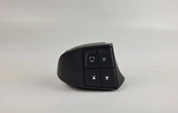 Volvo V70 Steering wheel buttons/switches 30739641