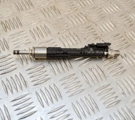 BMW M4 F82 F83 Fuel injector 02615001727639994