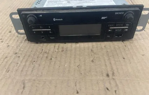 Renault Trafic III (X82) Radio/CD/DVD/GPS head unit 281155093R 281077 0150147711