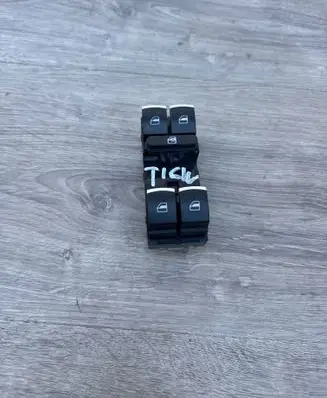 Volkswagen Tiguan Electric window control switch 