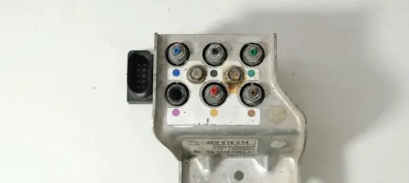 Audi A8 S8 D3 4E Air suspension valve block 4E0616014