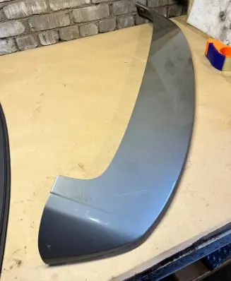 Tailgate/trunk spoiler