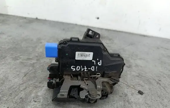 Skoda Roomster (5J) Front door lock 5J1837015