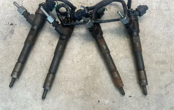 Renault Clio IV Fuel injectors set H8201453073 0445110652