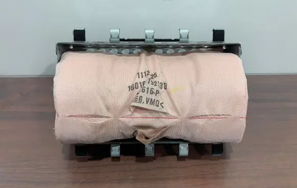 Subaru Outback (BS) Passenger airbag 0589P1000197