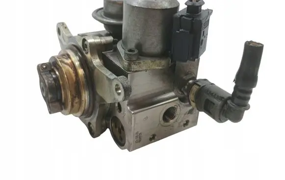 Peugeot 5008 Fuel injection high pressure pump V758887980