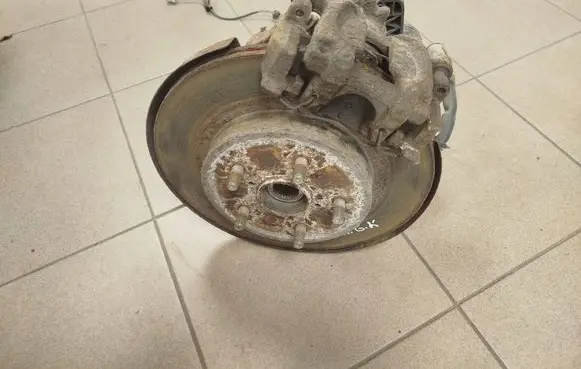 Subaru Outback (BS) Rear wheel hub spindle/knuckle 26620AL030