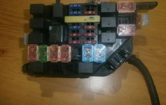 Hyundai Accent Fuse box set
