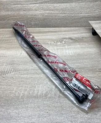 KIA Sephia Tailgate strut 0K21562620