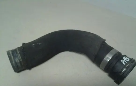 Audi A8 S8 D3 4E Engine coolant pipe/hose 3B0122291K