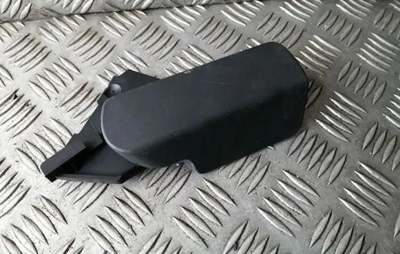 Volkswagen Touareg II Engine bonnet (hood) release handle 7P0823633 4L1823533A