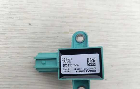 Audi A5 8T 8F Airbag deployment crash/impact sensor 8K0955557C 5WK4380902 094307