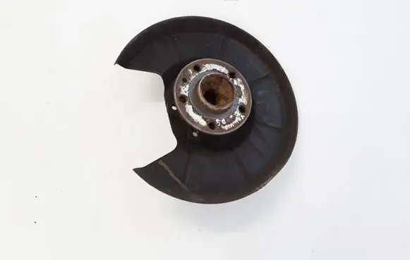 Rear wheel hub