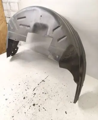 Rear arch fender liner splash guards